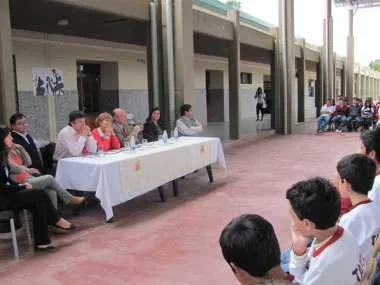 Foto: Dr. Abel Cornejo en charla "La Justicia sale a las Escuelas"