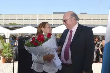 Foto: El Procurador General junto a la Señora Ana Fernández