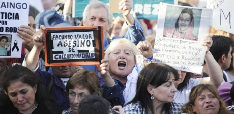 Las marchas de familiares y sus reclamos una realidad aún sin resolver. Foto Clarín.