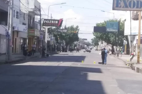 Policía de Salta realizando las pericias 