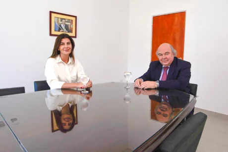 La intendenta Bettina Romero junto al ministro de Seguridad Abel Cornejo.