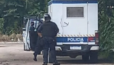 Policías de La Merced, tras el ataque.