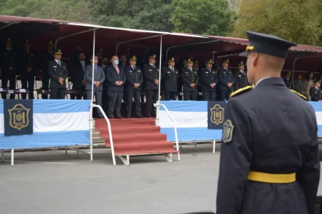 Se incorporan más de 90 policías al servicio de seguridad provincial.