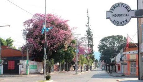 Una calle de un barrio de Tartagal.