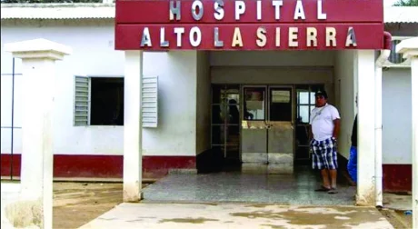 El Hospital de Alto la Sierra, donde revisaron a la niña abusada.