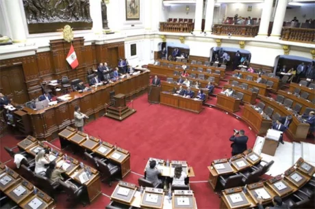 Con 93 votos a favor, 30 en contra y 1 abstención, el Congreso unicameral aprobó adelantar las elecciones en Perú.