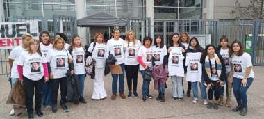 La familia de la víctima en Ciudad Judicial. Foto: Querella