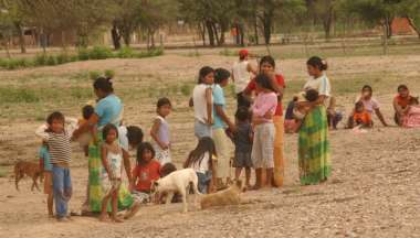 Las mujeres wichis suelen tener numerosos hijos ya que comienzan a parir desde muy jóvenes.