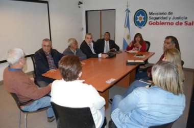 Reunión de personal del ministerio con retirados. Foto: Gobierno de Salta.