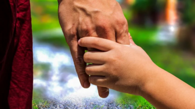 LAS NIÑAS QUE BUSCAN FAMILIA TIENEN 10 Y 11 AÑOS