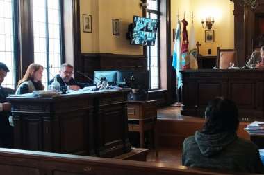 Los auxiliares Jorge Viltes Monier y Mariana Gamba y el fiscal Eduardo Villalba.