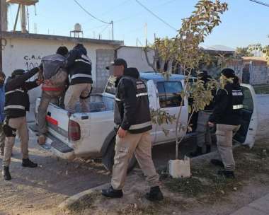 La detención de los sospechosos. Foto: Prensa Policía de Salta