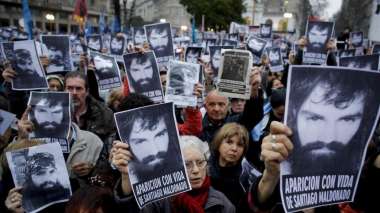 Manifestación en Buenos Aires por la desaparición del activista Santiago Maldonado. (Foto: AP/Victor R. Caivano).