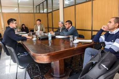 Giordamachi durante la entrevista con senadores. Foto: Senado Salta.