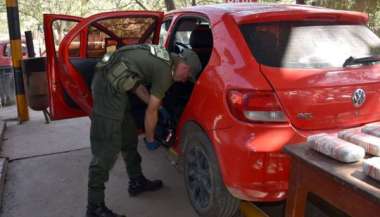 El automóvil y la droga fueron secuestrados.