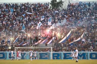 Hinchas de Juventud el domingo. (NDS - Diego Chalom)