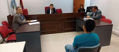 El juez y el acusado al momento de la condena. Foto: Poder Judicial.