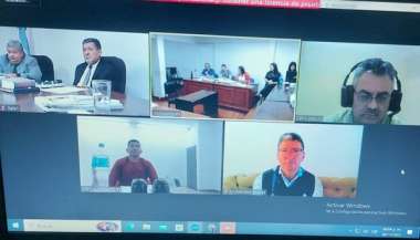 Audiencia en remoto a través de un zoom, se observa a los acusados Delfín y Raúl Castedo y sus defensores.