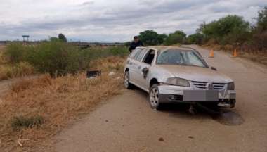 El auto que volcó ayer en General Güemes.