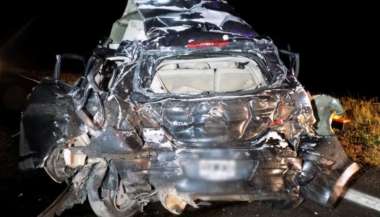 Así quedó el automóvil Nissan en el que se trasladaba Eduardo Monito Ale.