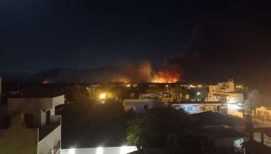 Vista de los incendios desde el balcón de un hotel en Cafayate.