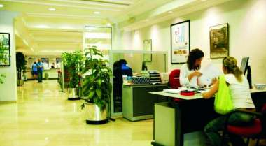 Las crecientes deudas con bancos obligaron al pedido. (Archivo)