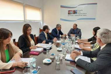 Sánchez Alegre (izquierda, tercero) en las reuniones de la comisión para la reforma del régimen. 