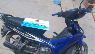 Una de las motos recuperadas por la policía.