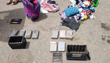 Las baterías abiertas, donde llevaba la droga.