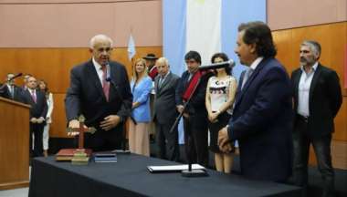 El gobernador Sáenz tomó juramento a Pérez Alsina como fiscal de Estado.