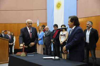 Pérez Alsina jurando en la última designación de autoridades. Foto: Prensa Oficial.
