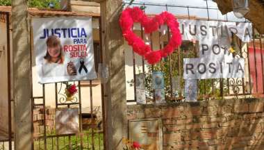 El reclamo de justicia en la puerta de la vivienda donde fue asesinada Rosa Sulca.