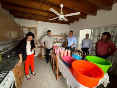 Autoridades recorrieron el nuevo albergue municipal. Foto: Prensa Gobierno.