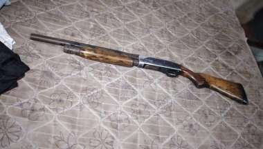 Una escopeta de gran calibre.