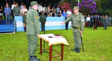 Acto de asunción del comandante Ramón Ariel Pereyra. (Foto GNA)