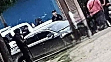 Los buscados abandonaron un Audi 4 en barrio Caballito.