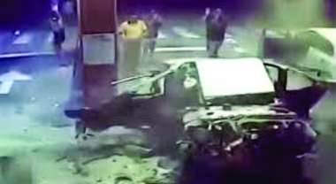 Las fotos muestran la envergadura de la explosión donde uno de los menores resultó herido.