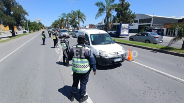 Los controles viales en la avenida Paraguay. Foto: Fede Medaa