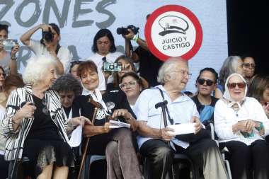 Estela de Carlotto, Taty Almeida, Adolfo Pérez Esquivel y Nora Cortiñas, símbolos de lucha.. Imagen: Leandro Teysseire