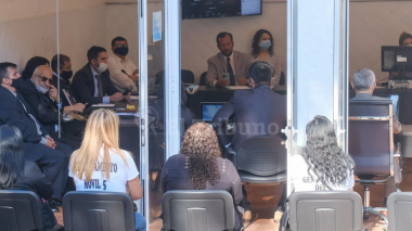 El juicio comenzó en 2021, se suspendió y se reanudó nuevamente. Jan Touzeau