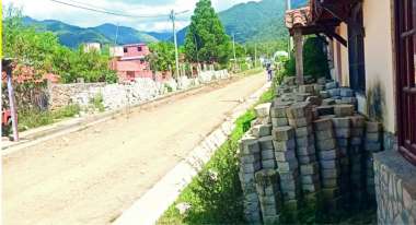 Obra de adoquinado cancelada y sin terminar. Foto: M.R.