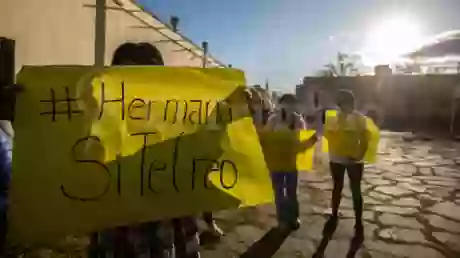 Una de las manifestaciones de sectores anticlericales y feministas frente al Convento San Bernardo.
